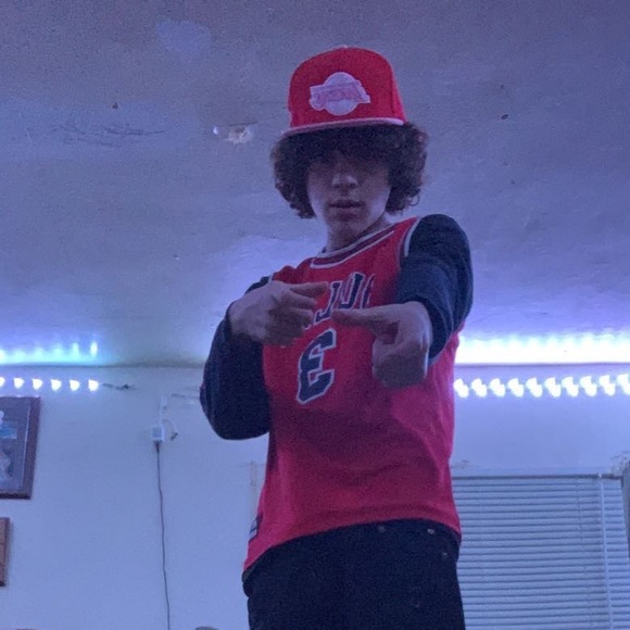 Profile Picture of James Walrath (@2007cliff) on Poshmark