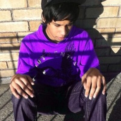 Profile Picture of Skinny-Jeans (@ArielOulala) on Twitter