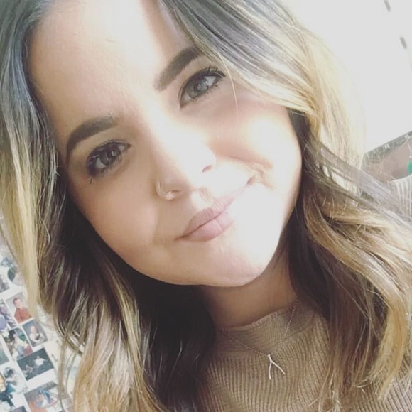 Profile Picture of Paige Keenan (@pjk5860) on Poshmark