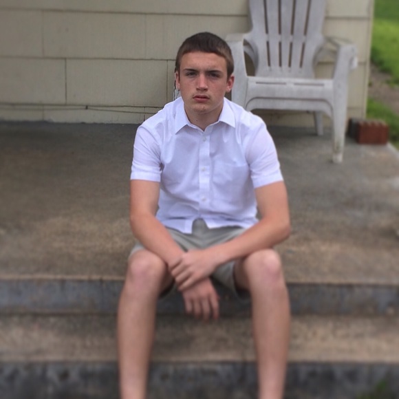 Profile Picture of Alex Massey (@alex3o2) on Poshmark
