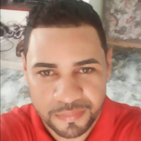 Profile Picture of Algenis Algenis (@algenis_algenis) on Poshmark