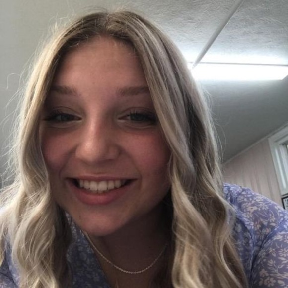 Profile Picture of Abby Spitznogle (@abby_spitznogle) on Poshmark