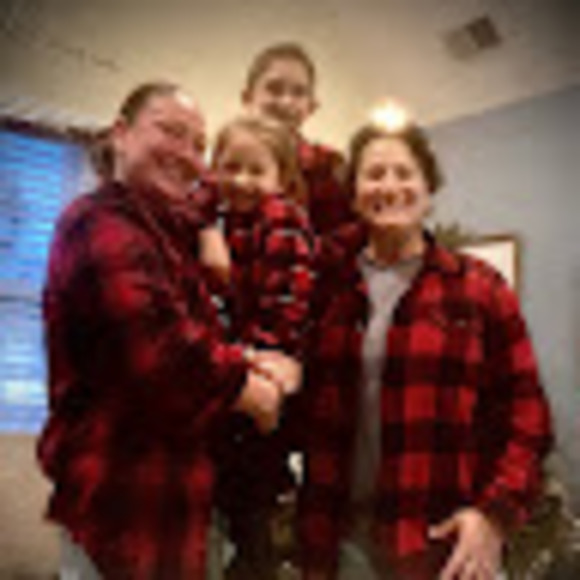 Profile Picture of Tonya Galiszewski (@t_galiszewski) on Poshmark