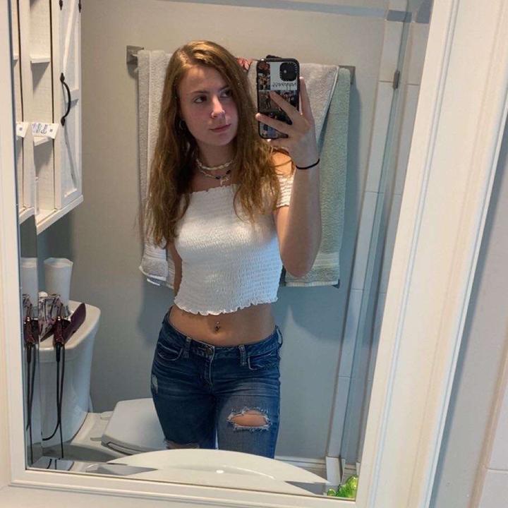 Profile Picture of Nicole (@@nicolehoffman03) on Tiktok