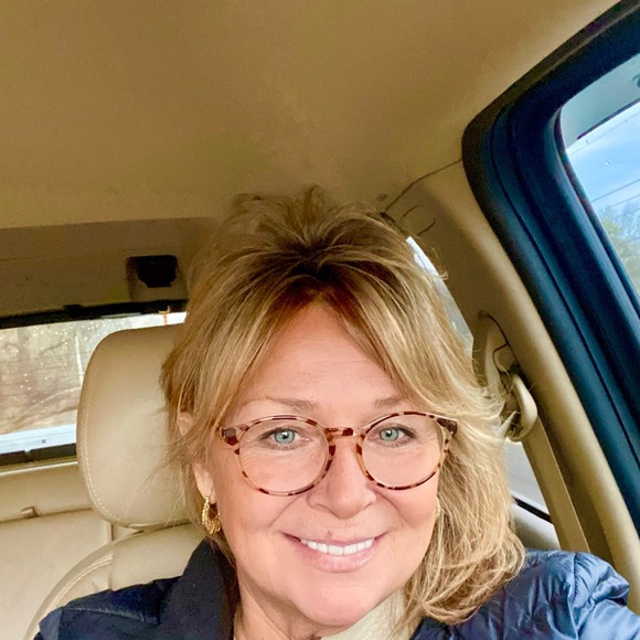 Profile Picture of Kathy Massacci (@kmassacci) on Poshmark