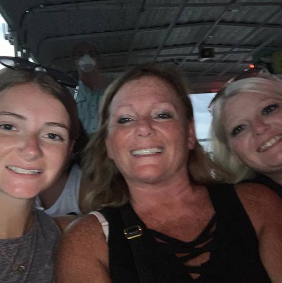 Kim Weis - Poshmark Profile Picture of Kim Weis (@kimweis) on Poshmark