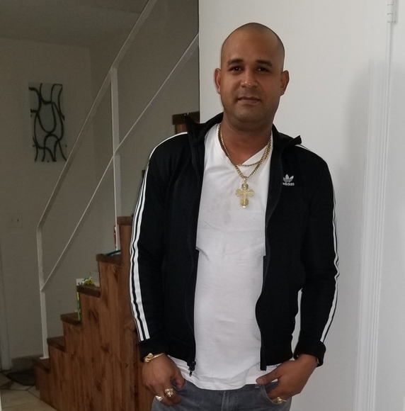 Profile Picture of Michael Milton (@michaelmilton) on Poshmark
