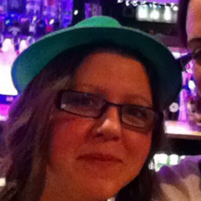 Profile Picture of Suzanne McGrath (@mrsgraphix) on Twitter