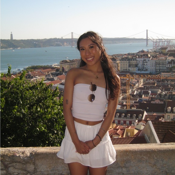 Profile Picture of Olivia Adolfo (@oliviaadolfo4) on Poshmark