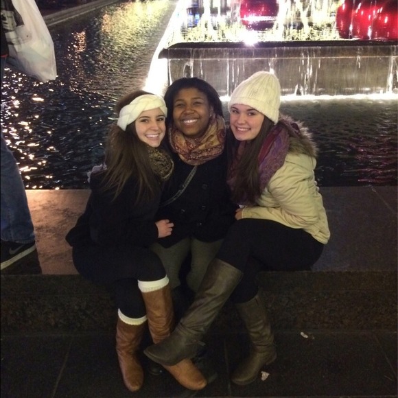 Profile Picture of Tori Cirrincione (@torcir) on Poshmark