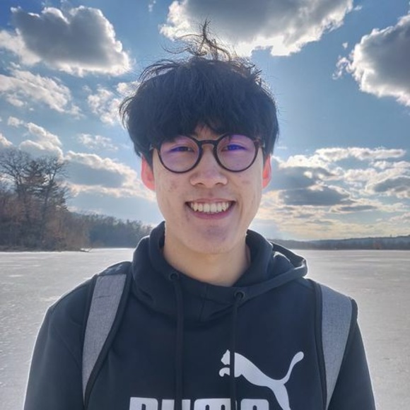 Profile Picture of Shawn Lin (@shawnlx0701) on Poshmark