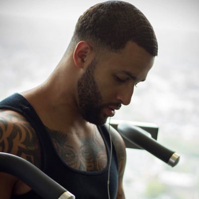 Profile Picture of James R (@hellojamesr) on Twitter