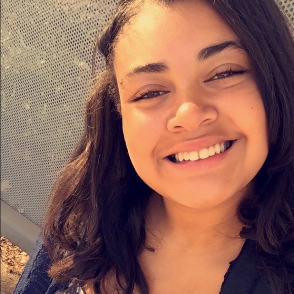 Sam Critney - Poshmark Profile Picture of Sam Critney (@samaracritney) on Poshmark