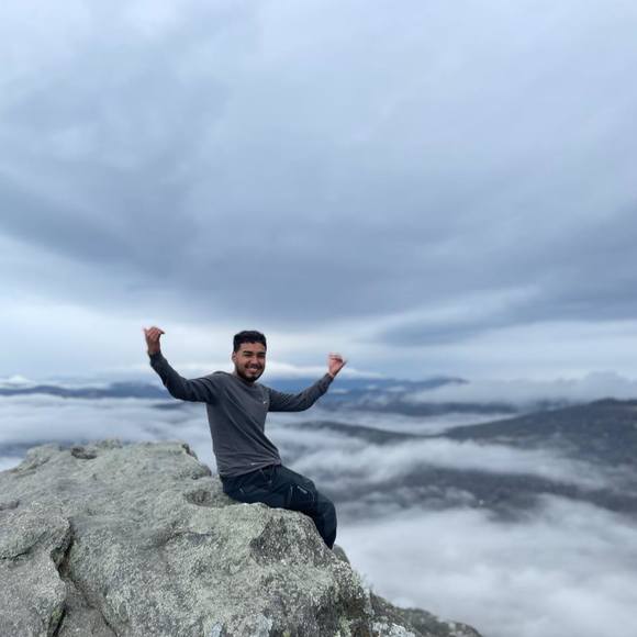 Profile Picture of Mario Alberto (@marioalberto772) on Poshmark