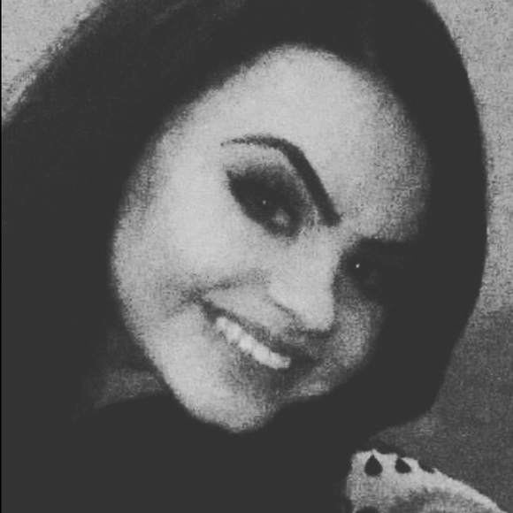 Profile Picture of Brandy Marks (@brandymarks) on Poshmark