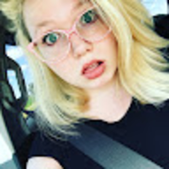 Profile Picture of Alex Lennox (@l_alex19) on Poshmark