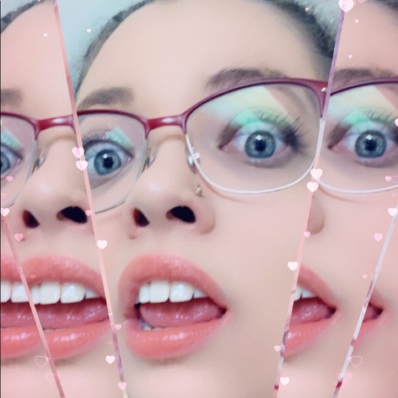 Profile Picture of Lindsay Benefield (@lindzerchic13) on Poshmark