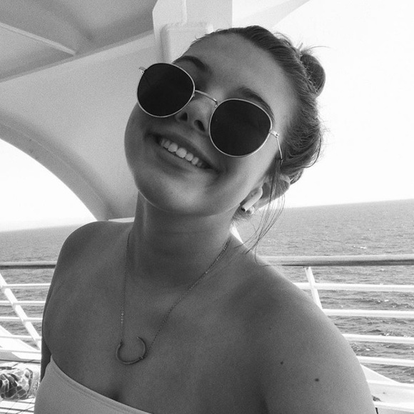 Profile Picture of Cait Zabler (@czabler) on Poshmark