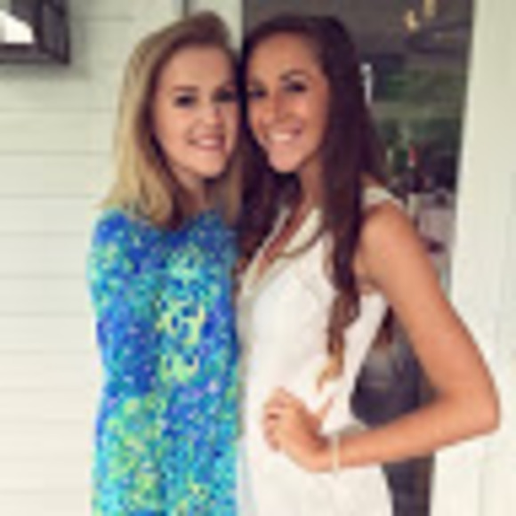 Profile Picture of Kira Faugno (@klassickira) on Poshmark