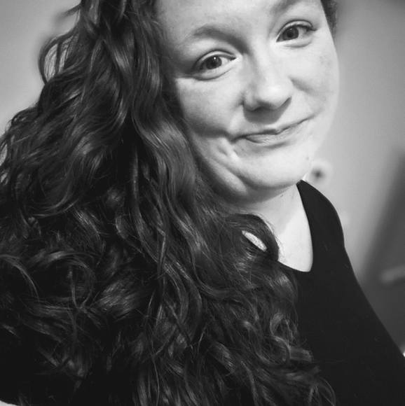 Profile Picture of Aliza Errington (@alizadheedene) on Poshmark