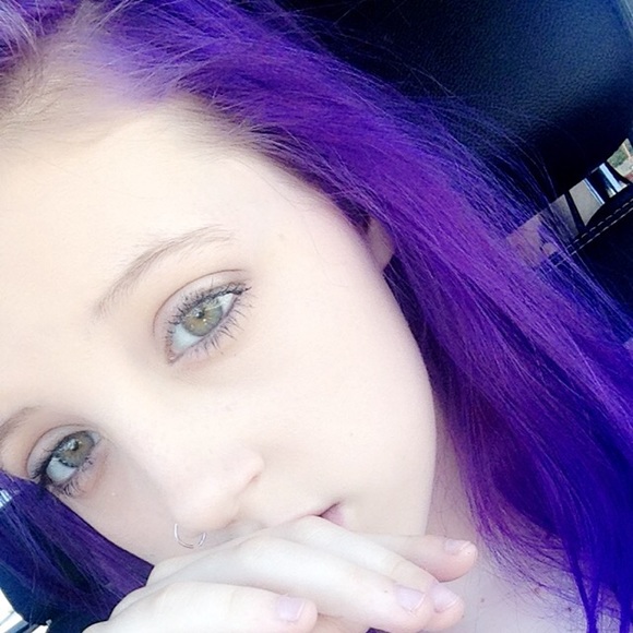 Profile Picture of Brittney Chaplain (@yobrittney) on Poshmark