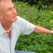 Profile Picture of Michael Humphries (@mhitsallgood) on Youtube