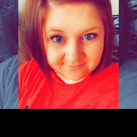 Profile Picture of Devin Petersen-kurtz (@devinpetersen90) on Poshmark