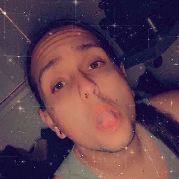 Profile Picture of Travis Simpson (@travissimpso944) on Poshmark