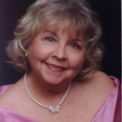 Profile Picture of Iris J. Summers (@flrdli) on Twitter