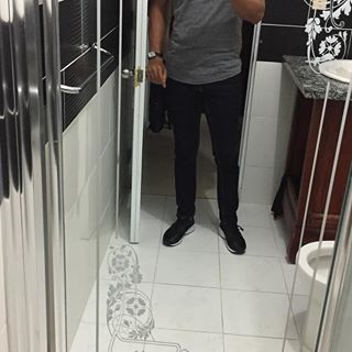 Profile Picture of Ariel De la Rosa (@ariel.delarosa.758399) on Facebook