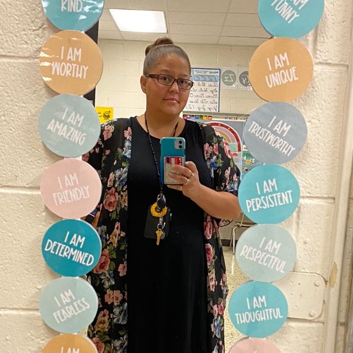 Profile Picture of Kimberly Hartman (@ihart2teach) on Tiktok