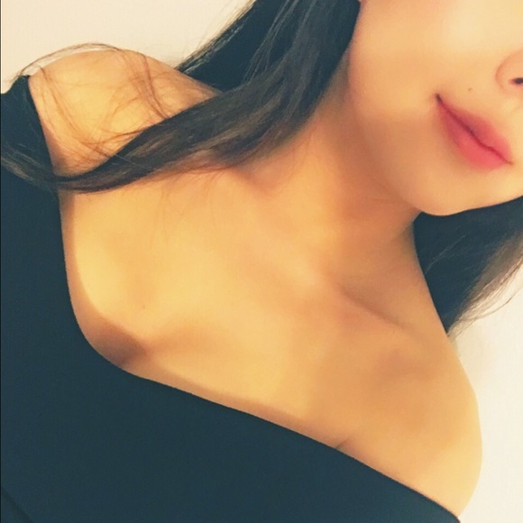 Profile Picture of Michelle Juen (@lovemiichelle) on Poshmark