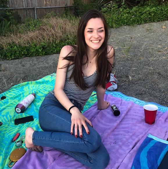 Profile Picture of Hanna James (@hannajames) on Poshmark
