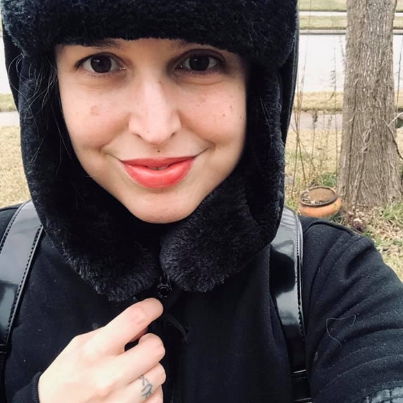 Profile Picture of Alex Martins (@jenoleanka) on Poshmark