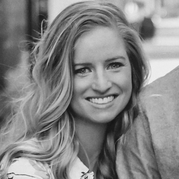 Profile Picture of Kara Zeltwanger (@karafletch) on Poshmark