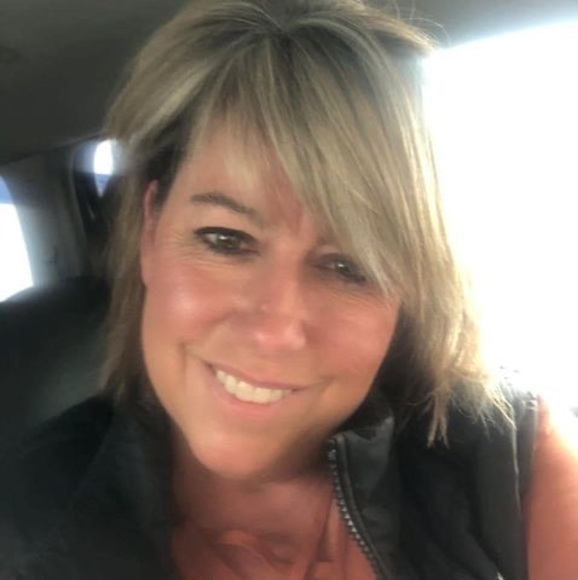 Profile Picture of Stephanie Cittel (@stephcittel) on Poshmark