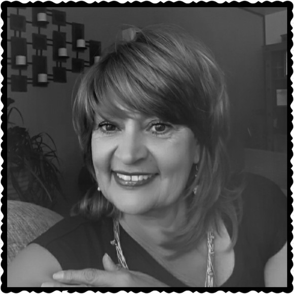 Profile Picture of Leonora Sandoval (@leonorasandoval) on Poshmark