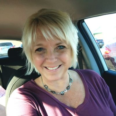 Profile Picture of Debbie Link (@debbielink) on Twitter