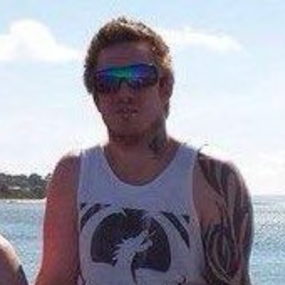 Profile Picture of Alex Weitering (@alexweitering) on Poshmark