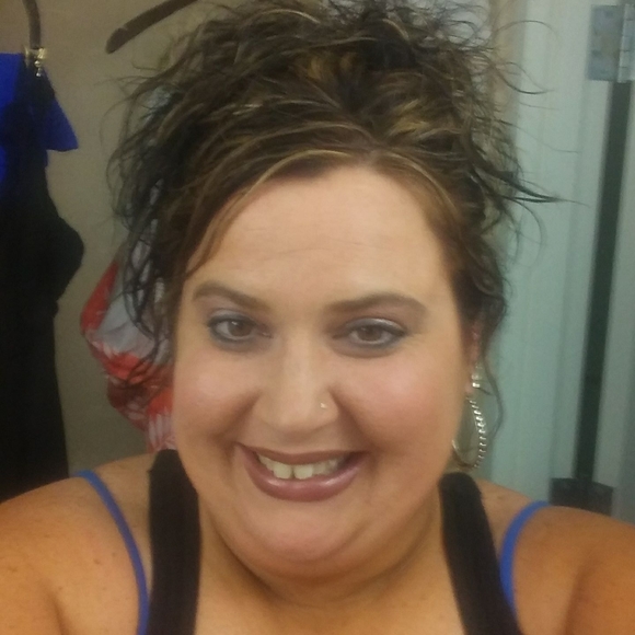 Profile Picture of Crystal Shannon (@crystalshann506) on Poshmark