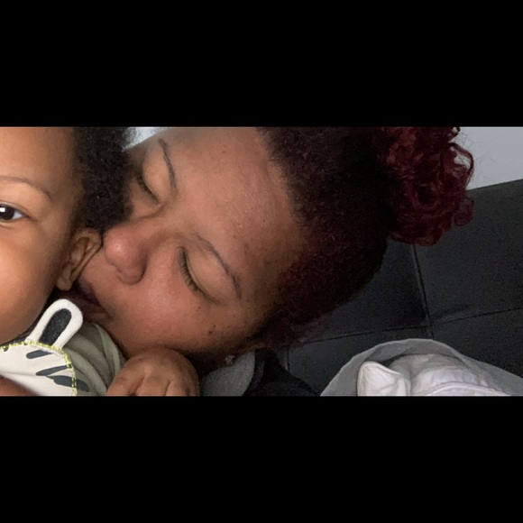 Profile Picture of Dominica Bennett (@dstarr357) on Poshmark