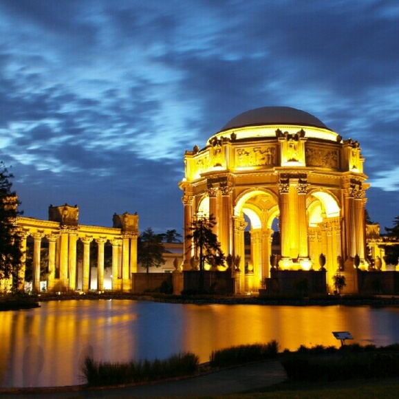 Profile Picture of Simone Woods (@simone_mendes98) on Poshmark