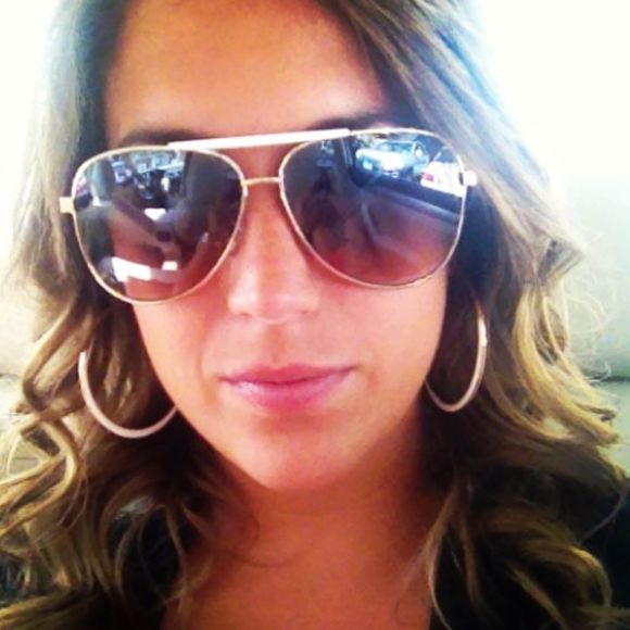 Stephanie Duignan - Poshmark Profile Picture of Stephanie Duignan (@scd426) on Poshmark