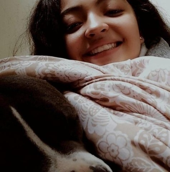 Profile Picture of Ivy Torres (@ivytorres00) on Poshmark