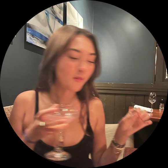 Profile Picture of Maya Elbaz (@mayaelbazzz) on Poshmark