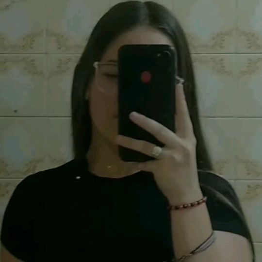 Profile Picture of Amanda Kurek (@amanda.kurek) on Tiktok