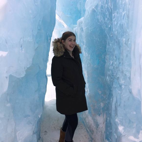 Profile Picture of Ella Whetten (@lafrell22) on Poshmark