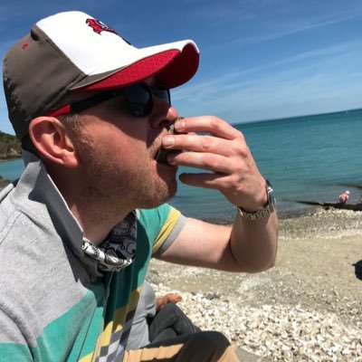 Profile Picture of Iain (@ReadTheQuestion) on Twitter