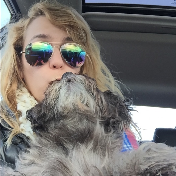Profile Picture of Abbey Stropes (@abbeystropes) on Poshmark