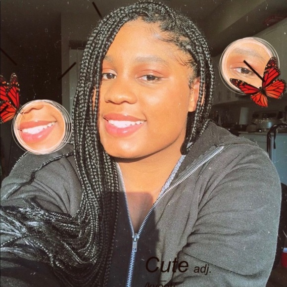 Profile Picture of Kloe Labossiere (@dk_509) on Poshmark